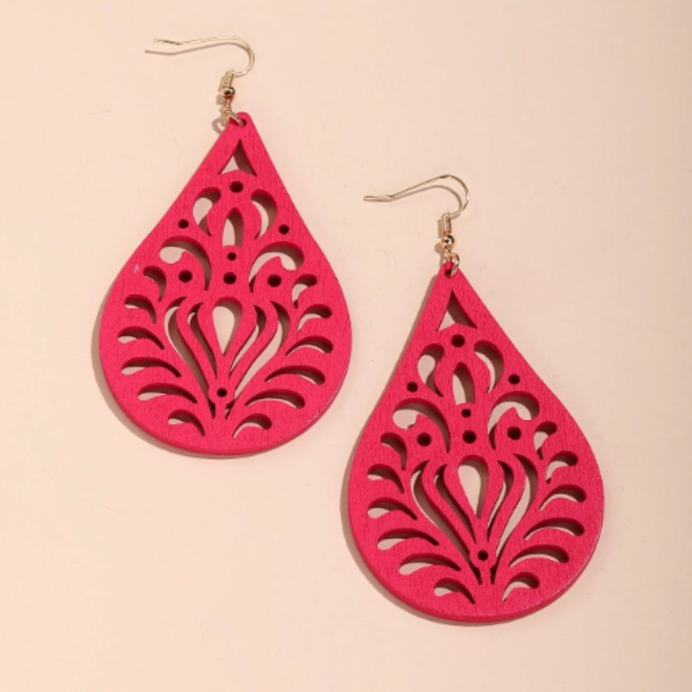 Hollow Out Water Drop Earrings